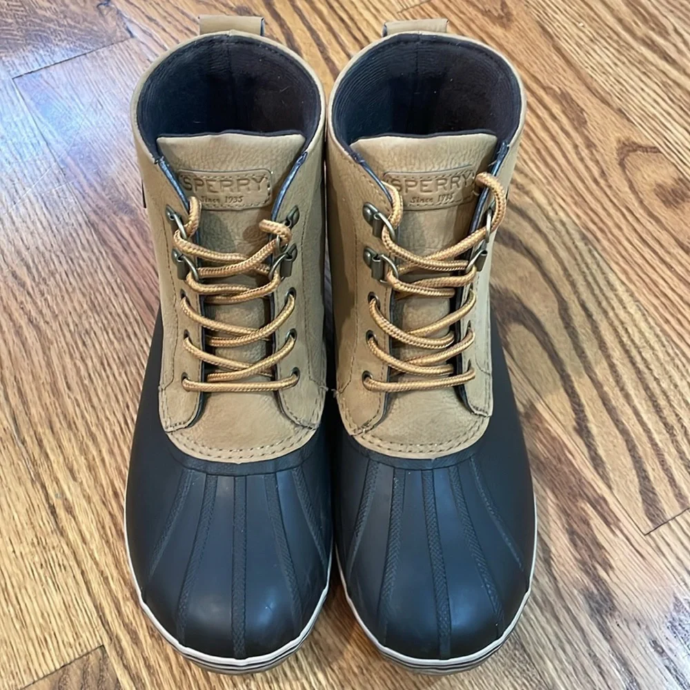 Boy’s Sperry Bowline Storm Boots. Size 5. Excellent to Like New Condition.